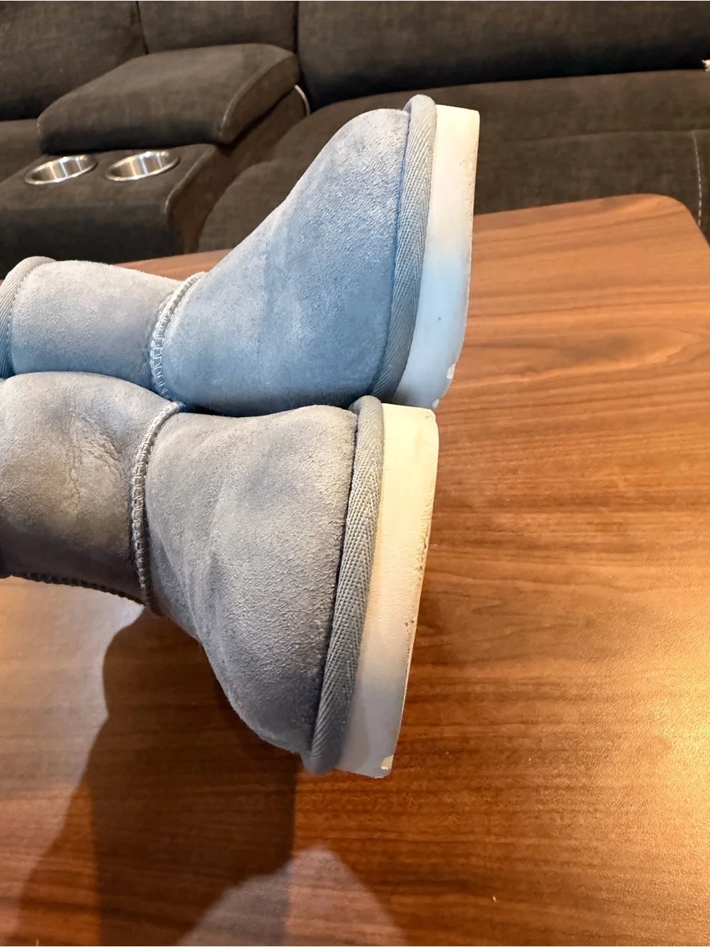UGG Women’s Short Suede Boot - gray Color in excellent condition
